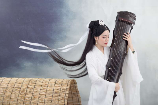 琴筝双修 青年古琴演奏家、古筝演奏家 中国音协会员